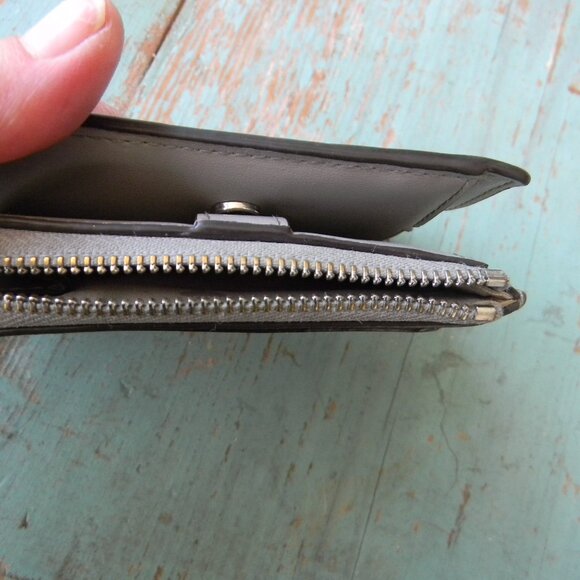 Kate Spade New York GRAY SAFFIANO LEATHER SMALL BIFOLD ZIP WALLET - Picture 7 of 9